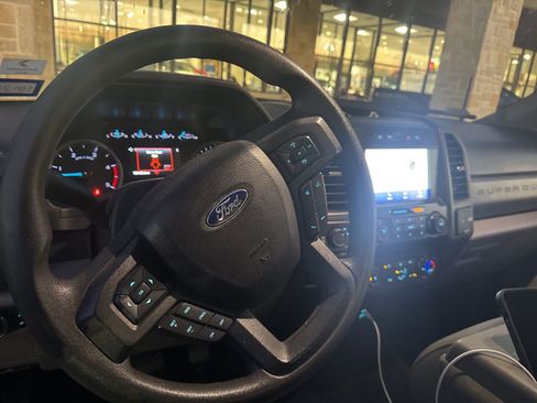 Used 2020 Ford F250 XL w/ STX Appearance Package image 11