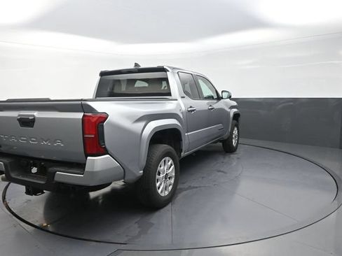 Used 2025 Toyota Tacoma SR5 AWD/4WD image 14