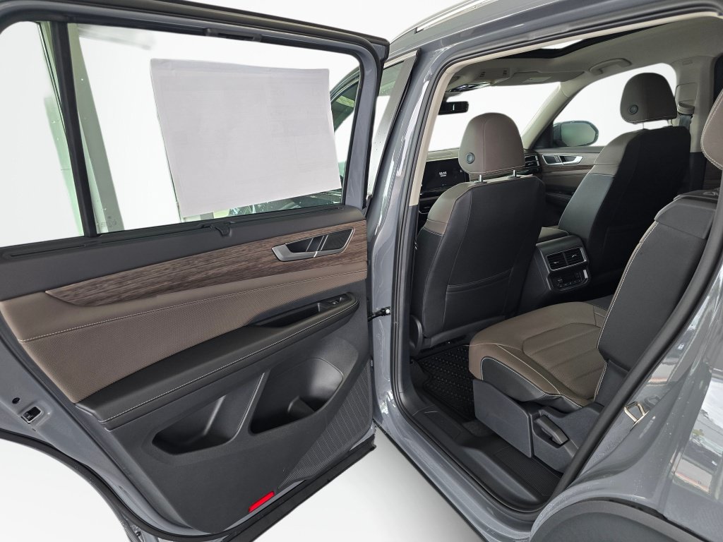 New 2026 Volkswagen Atlas SEL AWD/4WD image 31