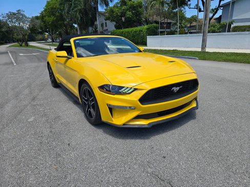 Used 2018 Ford Mustang Premium w/ Equipment Group 201A RWD image 29