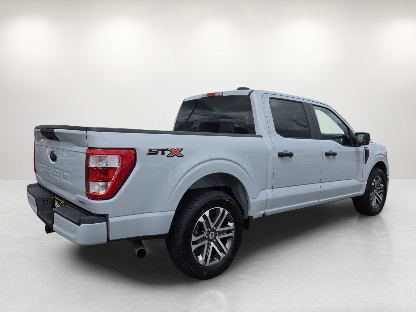 Used 2021 Ford F150 XL w/ STX Appearance Package RWD image 5
