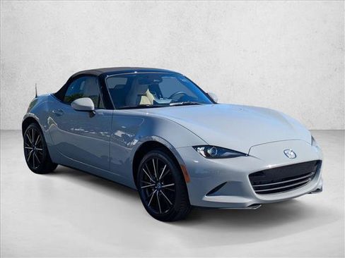 Used 2024 MAZDA MX-5 Miata Grand Touring image 3