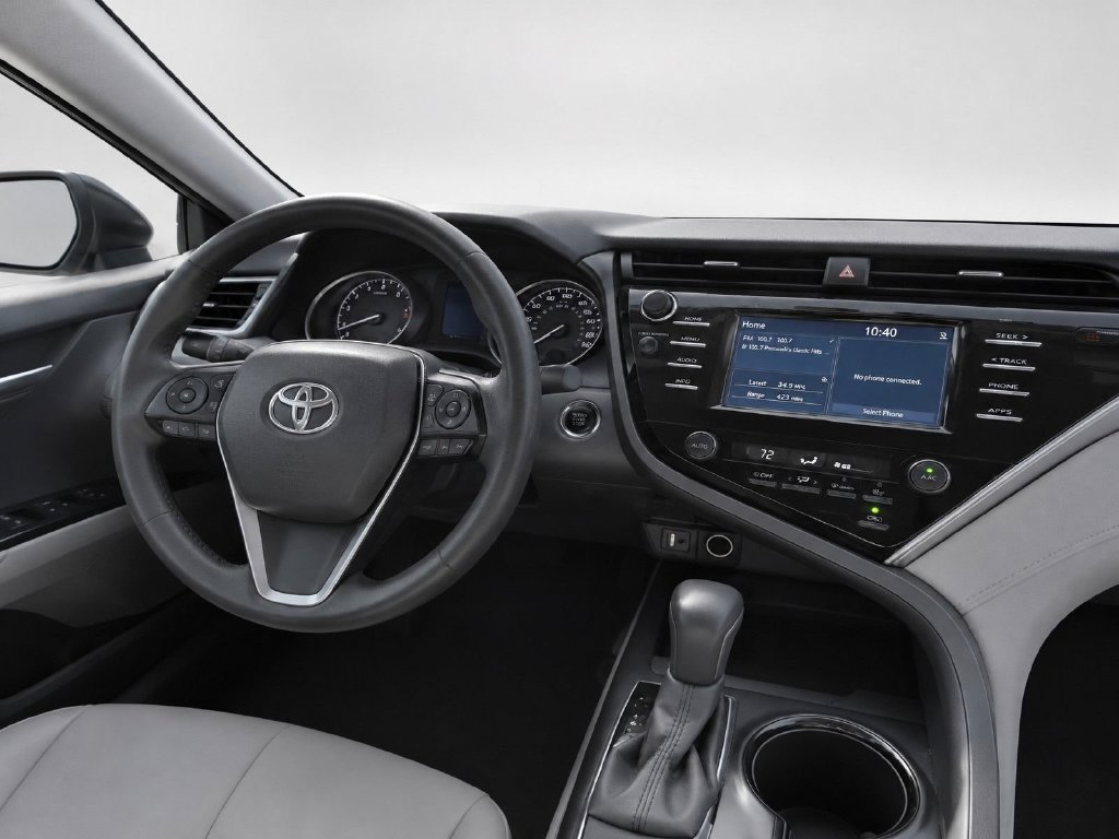 Used 2018 Toyota Camry SE w/ Moonroof Package FWD image 17