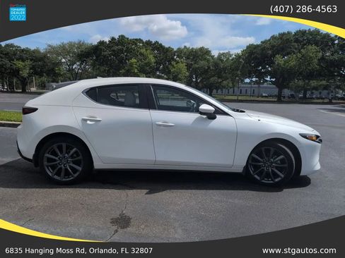 Used 2020 MAZDA MAZDA3 Hatchback w/ Preferred Package FWD image 6