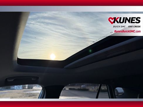 Used 2024 Chevrolet Trax ACTIV w/ Sunroof Package image 22