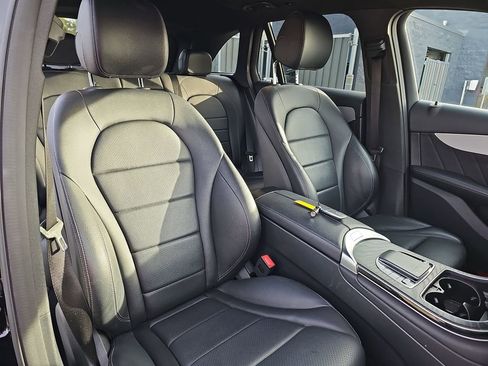 Used 2022 Mercedes-Benz GLC 300 image 13
