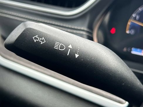 Used 2024 Jeep Grand Cherokee L Limited w/ Luxury Tech Group II image 30