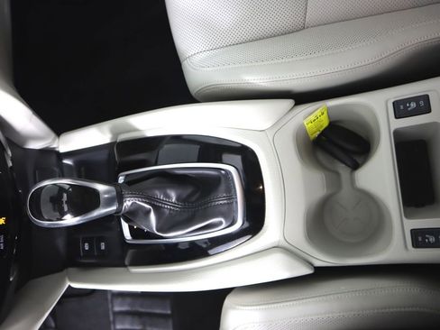 Used 2022 Nissan Rogue Sport SL w/ Premium Package image 12