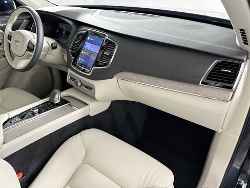 Used 2025 Volvo XC90 B5 Plus image 29
