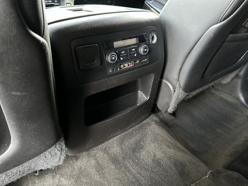 Used 2015 GMC Yukon XL Denali w/ Premium Package image 27