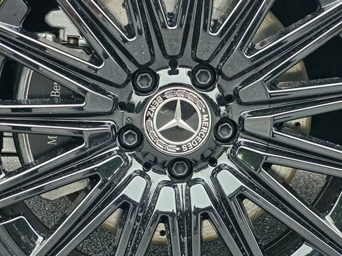 Used 2025 Mercedes-Benz GLA 250 image 11