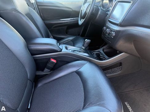 Used 2017 Dodge Journey Crossroad image 31