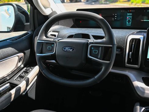 Certified 2025 Ford Expedition Active AWD/4WD image 32