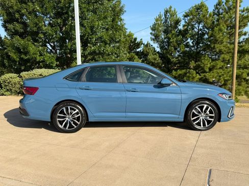 Used 2026 Volkswagen Jetta SE FWD image 7