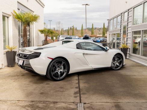Used 2015 McLaren 650S Spider image 9