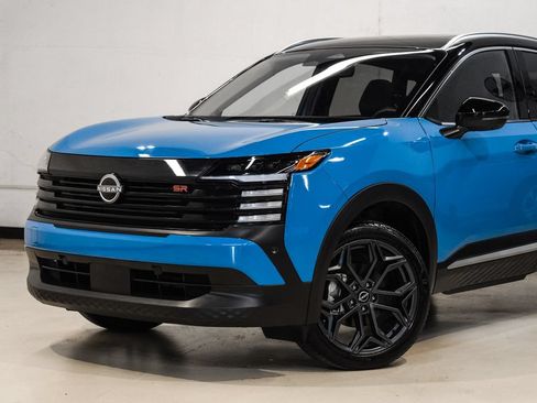 Used 2026 Nissan Kicks SR w/ SR Premium Package AWD/4WD image 6