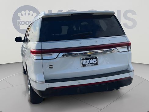 Used 2023 Lincoln Navigator Reserve AWD/4WD image 11