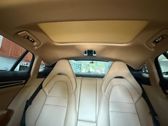 Used 2023 Porsche Panamera image 22