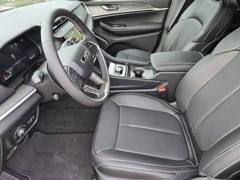 New 2026 Jeep Grand Cherokee Limited AWD/4WD image 10