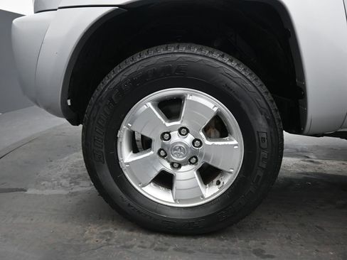 Used 2005 Toyota Tacoma PreRunner image 48