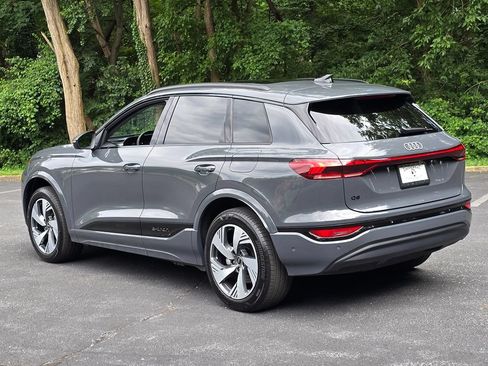 Used 2025 Audi Q6 e-tron Premium Plus w/ Premium Plus AWD/4WD image 4