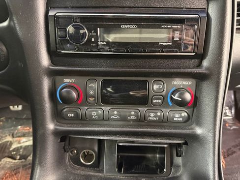 Used 2001 Chevrolet Corvette Convertible w/ Preferred Equipment Group2 image 3