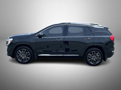 Used 2024 GMC Terrain Denali w/ Black Diamond Edition image 8