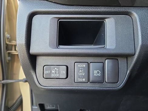 Used 2019 Toyota Tacoma TRD Off-Road AWD/4WD image 27