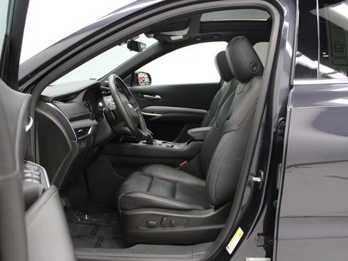 Certified 2022 Cadillac XT4 Premium Luxury w/ Enhanced Visibility Package image 14