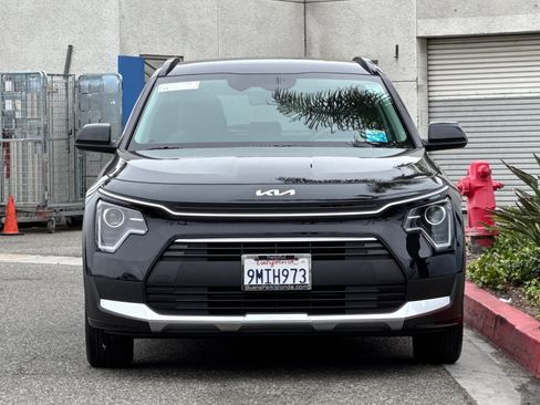 Used 2024 Kia Niro LX FWD image 5