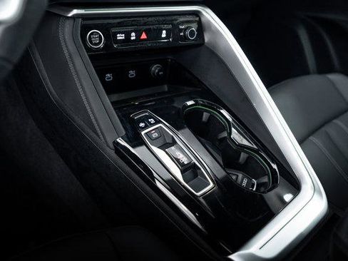 Certified 2025 Audi Q5 Premium Plus w/ Premium Plus AWD/4WD image 9