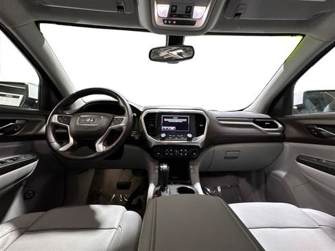 Used 2017 GMC Acadia SLT image 13