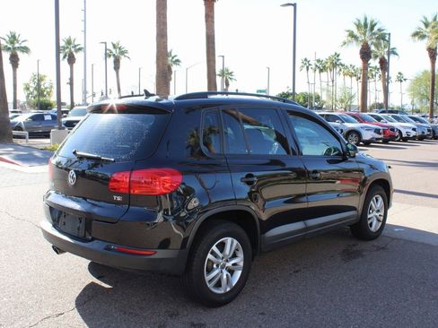 Used 2017 Volkswagen Tiguan S image 5