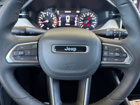 Used 2025 Jeep Compass Limited AWD/4WD image 11