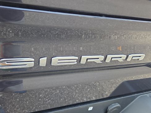 Certified 2025 GMC Sierra 1500 AT4 w/ Technology Package AWD/4WD image 34