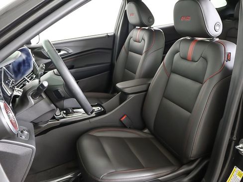 Used 2025 Chevrolet Trax RS w/ Driver Confidence Package image 29