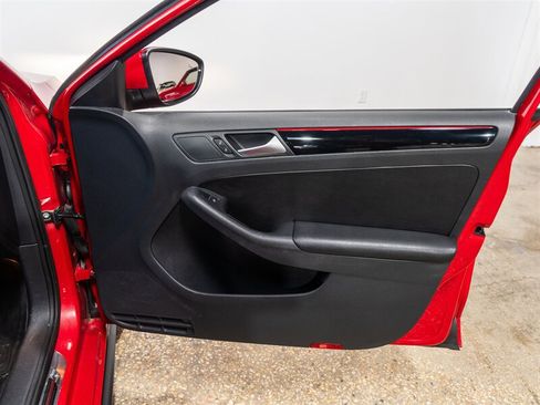Used 2017 Volkswagen Jetta GLI FWD image 16