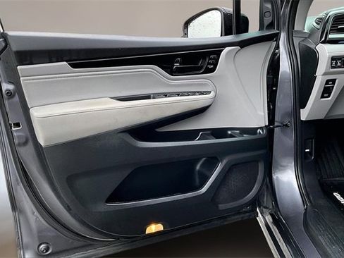 Used 2022 Honda Odyssey Elite image 17