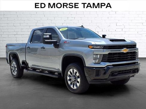 Used 2025 Chevrolet Silverado 2500 Custom w/ Custom Value Package AWD/4WD image 5
