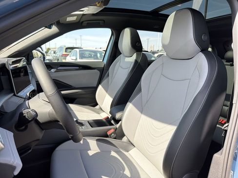 New 2026 Volkswagen Tiguan SE R-Line FWD image 12