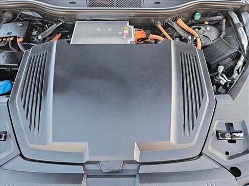 Used 2024 Audi Q8 e-tron Premium Plus w/ Premium Plus Package AWD/4WD image 23