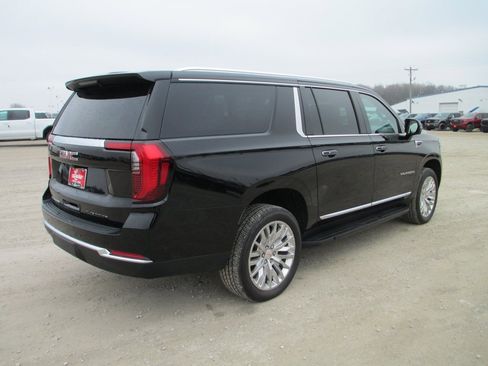 New 2026 GMC Yukon XL Elevation w/ Elevation Premium Package image 5