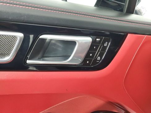 Used 2019 Porsche Cayenne Turbo image 28