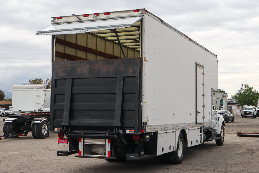 Used 2015 Ford F650 2WD Crew Cab Super Duty image 11