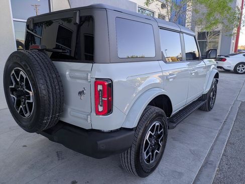 Used 2024 Ford Bronco Outer Banks AWD/4WD image 6