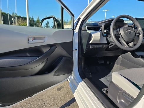 Certified 2025 Toyota Corolla LE image 20