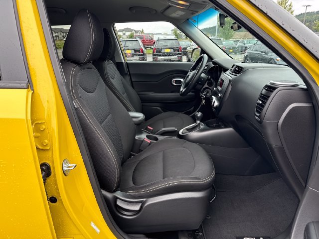 Used 2015 Kia Soul + FWD image 10