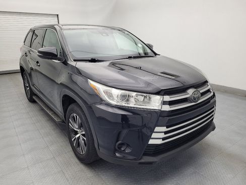 Used 2019 Toyota Highlander LE image 13