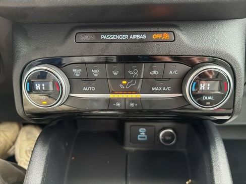 Certified 2021 Ford Escape SE image 29