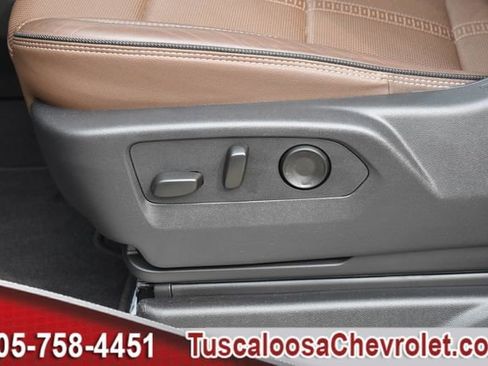 Used 2025 Chevrolet Tahoe High Country image 24